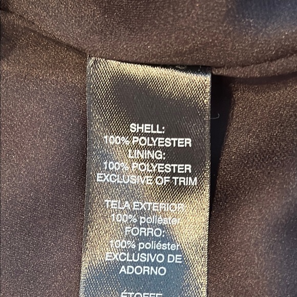 White House Black Market Elegant Black and White Sleeveless Top size small. - Picture 11 of 12